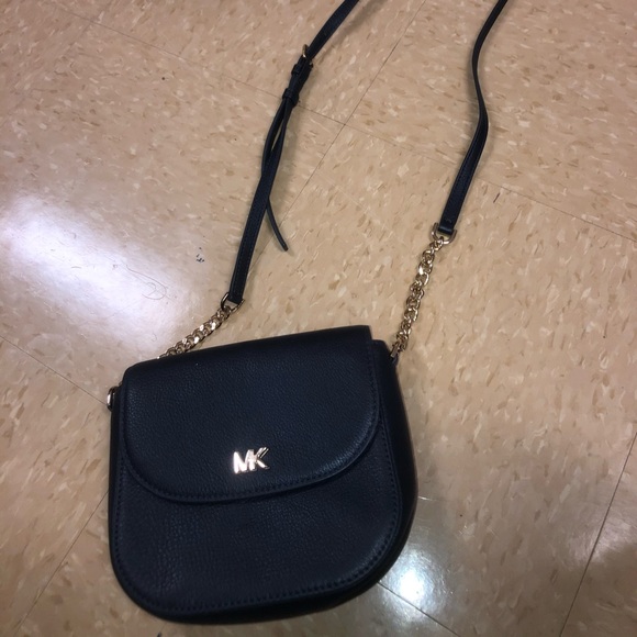 Micheal Kors Navy crossbody purse - Picture 4 of 4